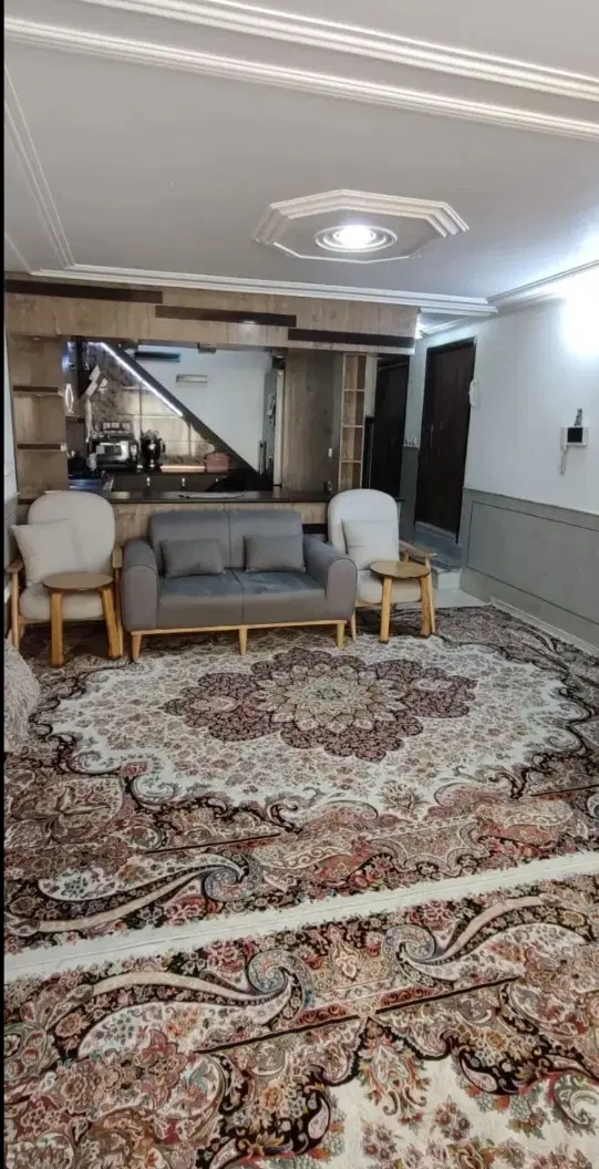 ساختمان۳طبقه با مغازه_موقعیت عالی برای زندگی وکار