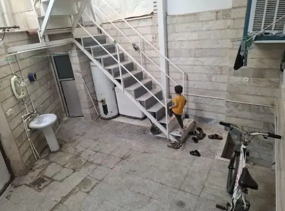 منزل مسکونی ۳ طبقه در قم ( قابل معاوضه با ملک مشهد