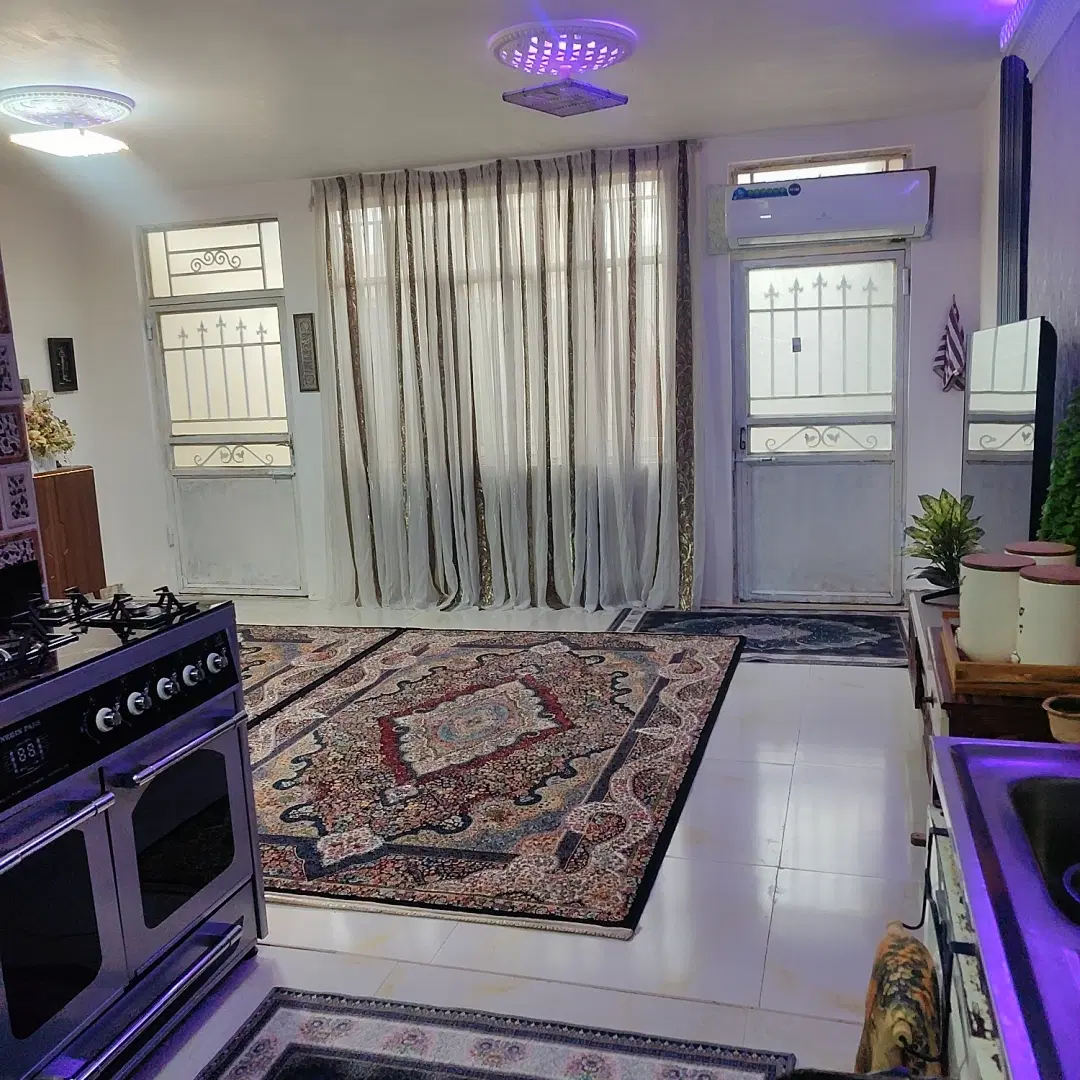 خانه کرناچی72متر کوچه102بالای18متری