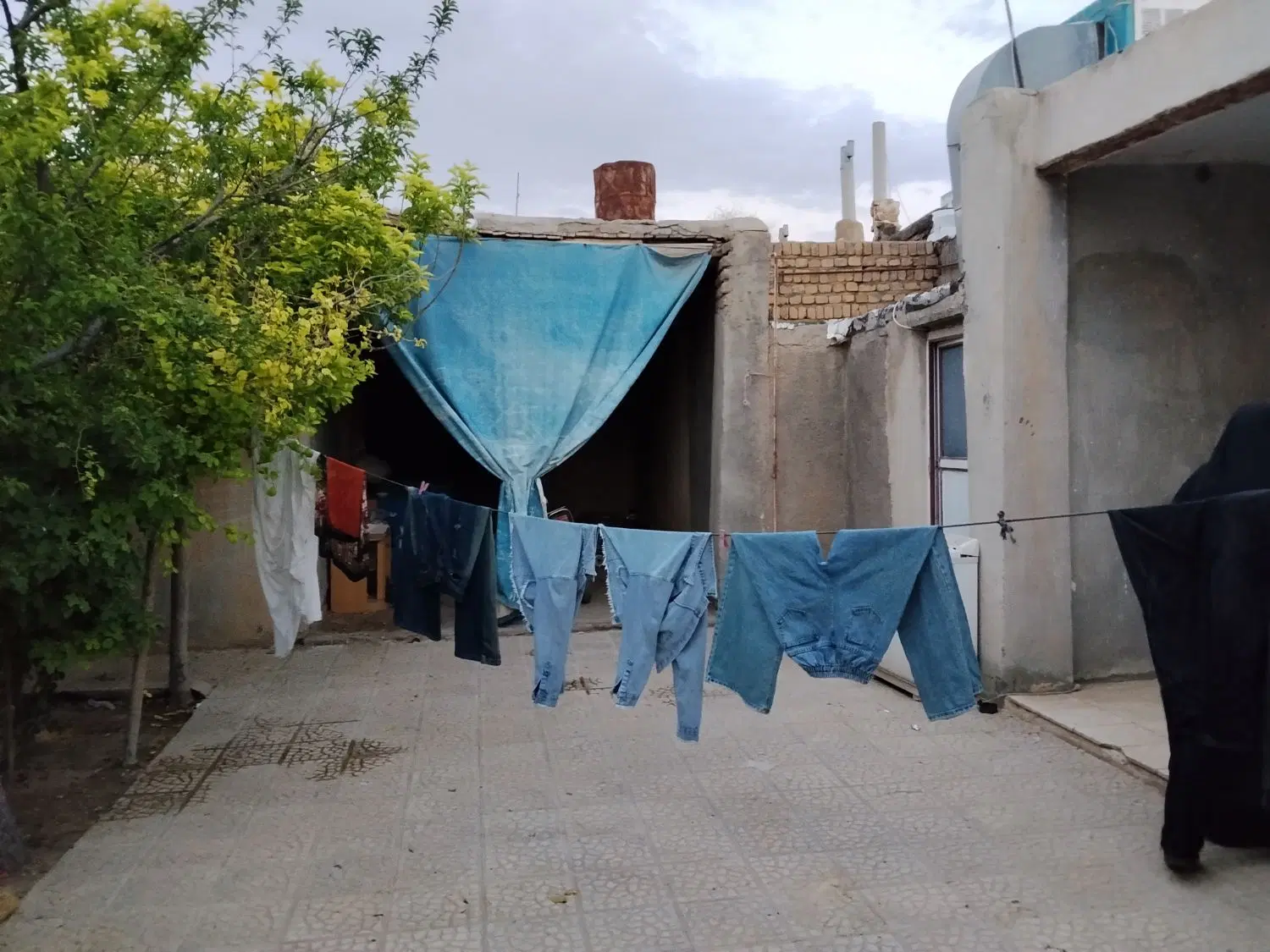 ** خانه ویلایی 200متری **در نزدیکی پنج‌تن و طبرسی