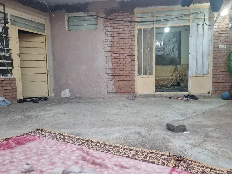 منزل حیاط دار قدیمی سرمسجد