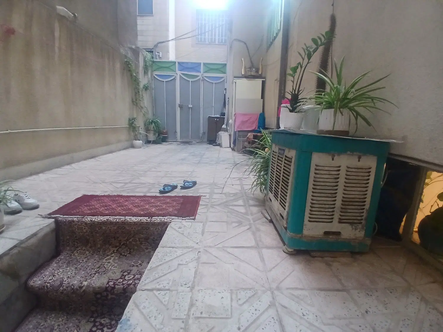 ۸۰ متر ویلایی آپارتمان ورودی حیاط مستقل
