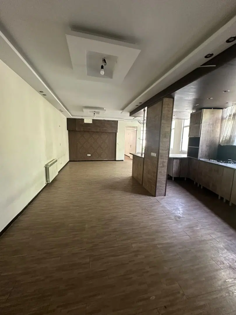 ۷۷متر(۵۰مترتراس)۱۵متر انباری دو خواب