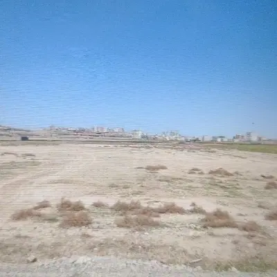 زمین فروشی