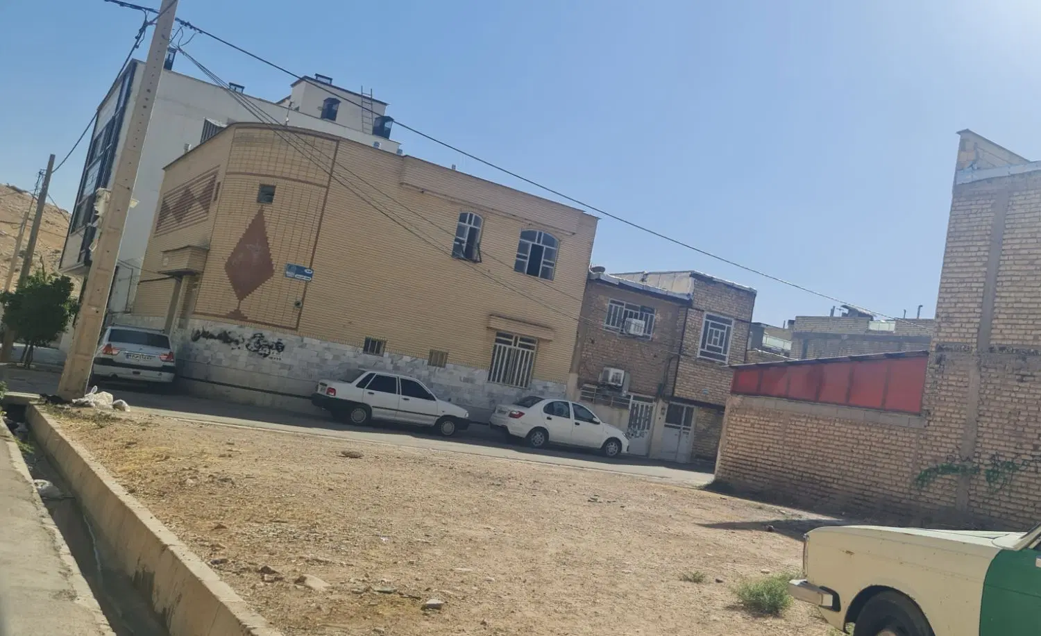 زمین مسکونی