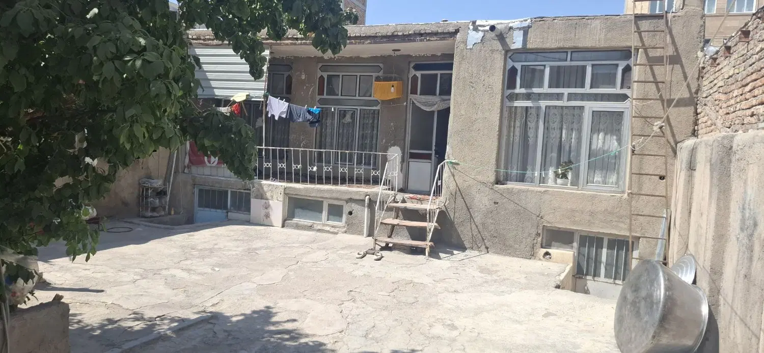 200  متر ویلایی کلنگی مابین سعدی و معجز