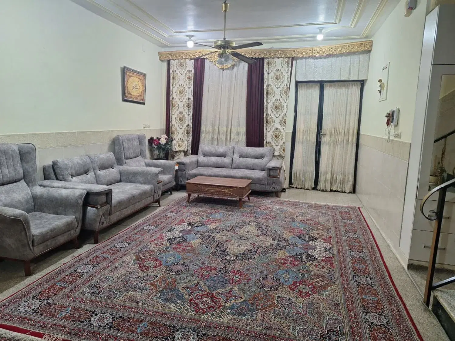 ملک ۲۰۸ متری فلکه لاله پشت استادیوم بقایی کوچه ۵