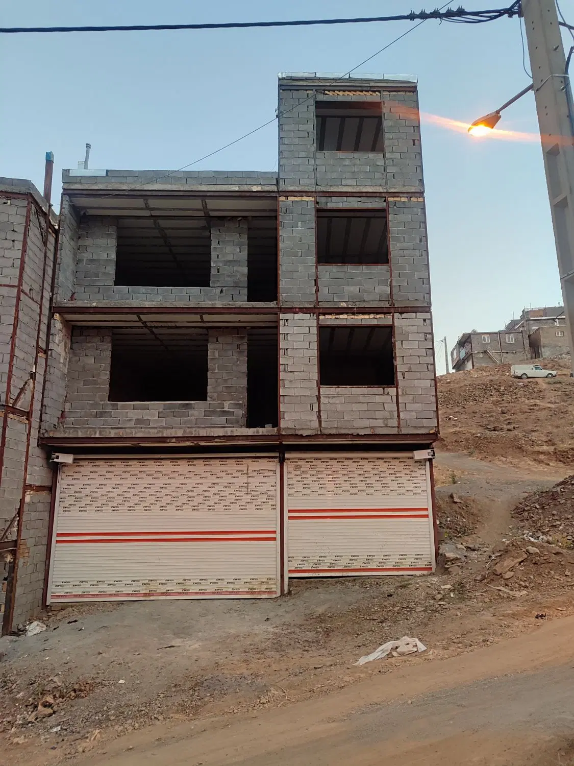 خانه نیمه کاره ننله(دول قاورمه)