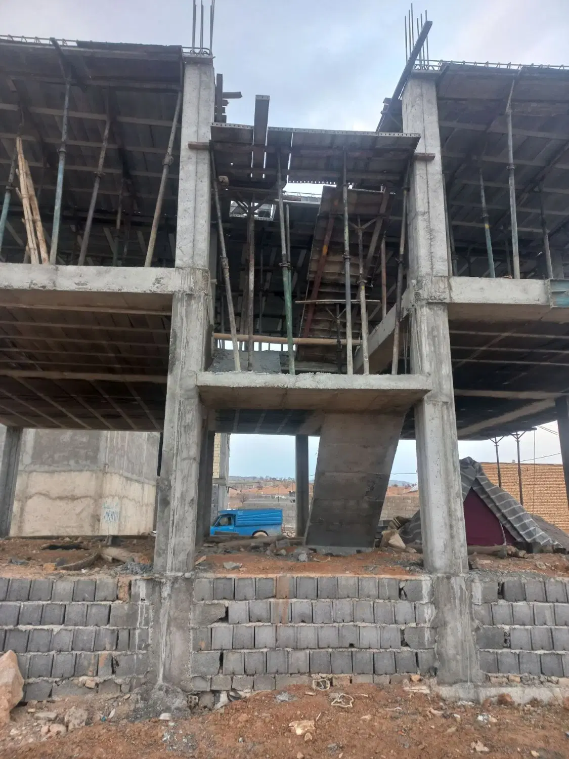 دوطبقه اسکلت