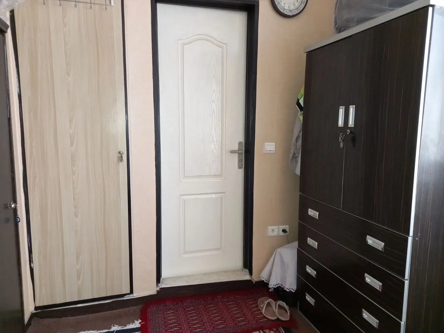 آپارتمان تک واحدی