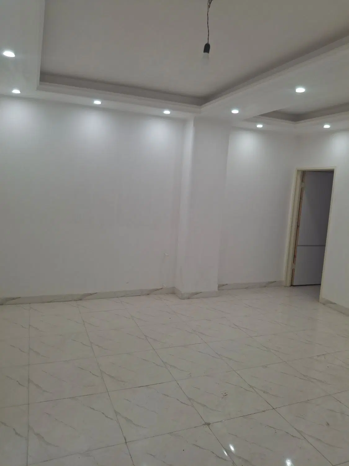 آپارتمان کلیدنخورده ۹۰متری