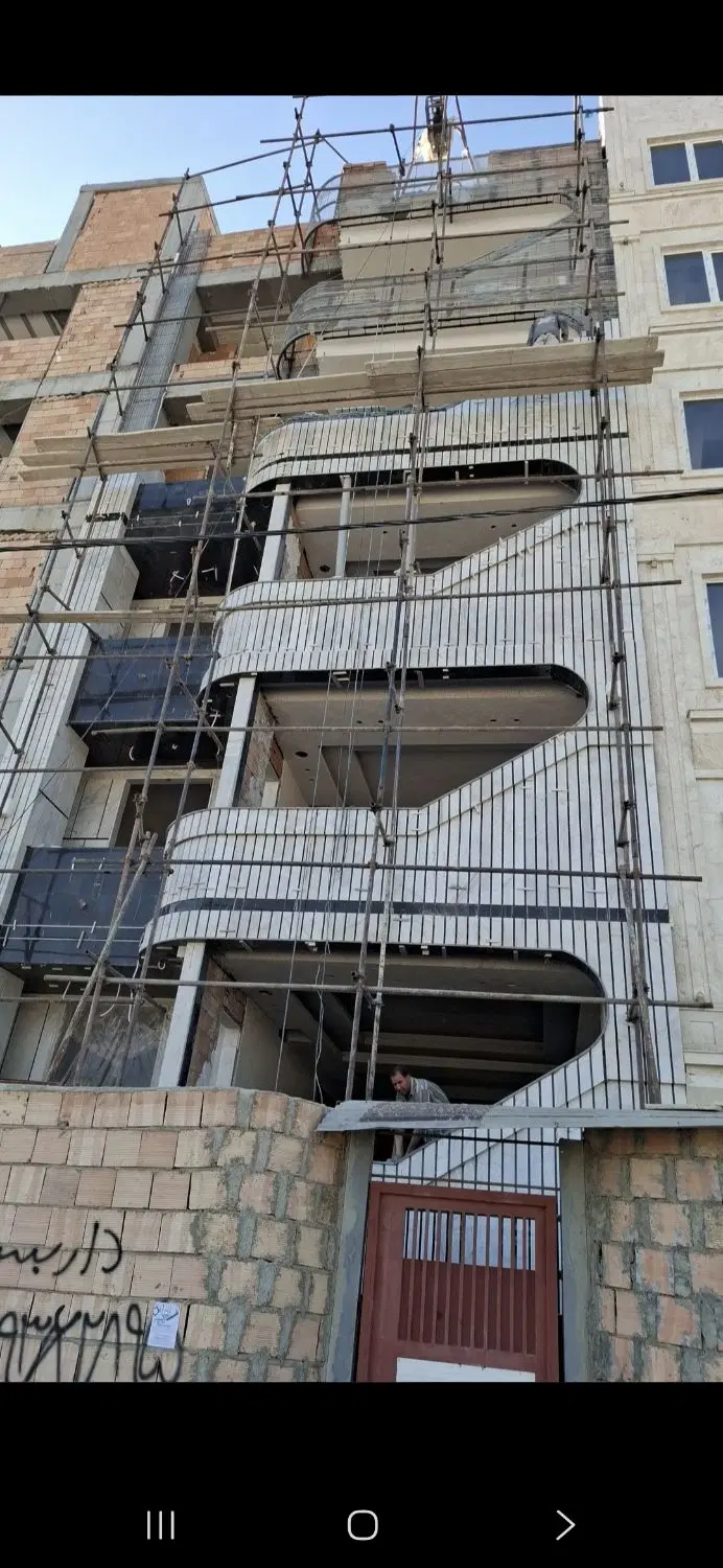 متقاضی مشارکت در ساخت