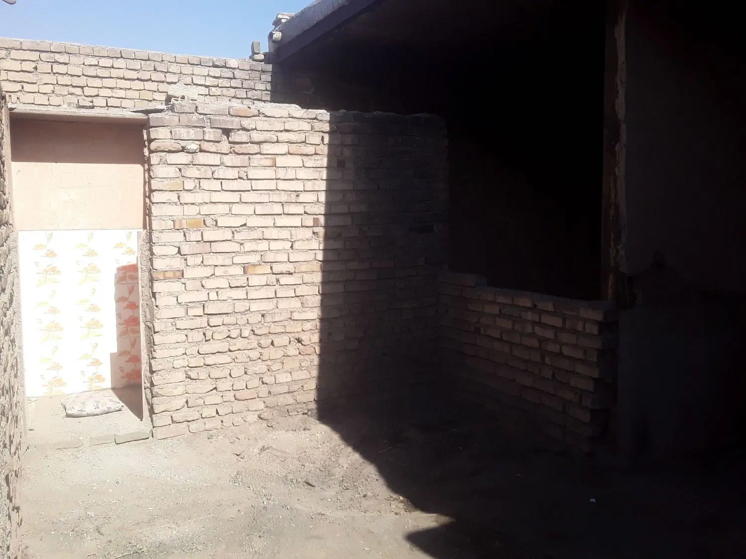 خانه نیمه ساز گچخاک شده بدون امتیازات