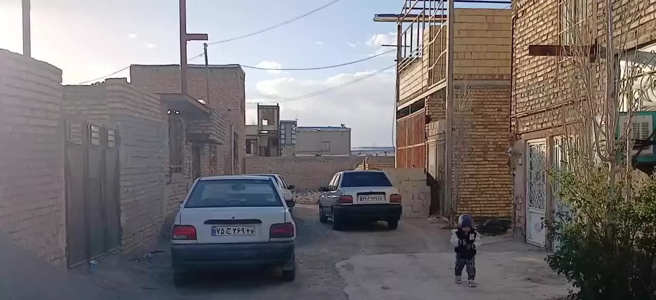ساختمان نیمه کاره مهردشت