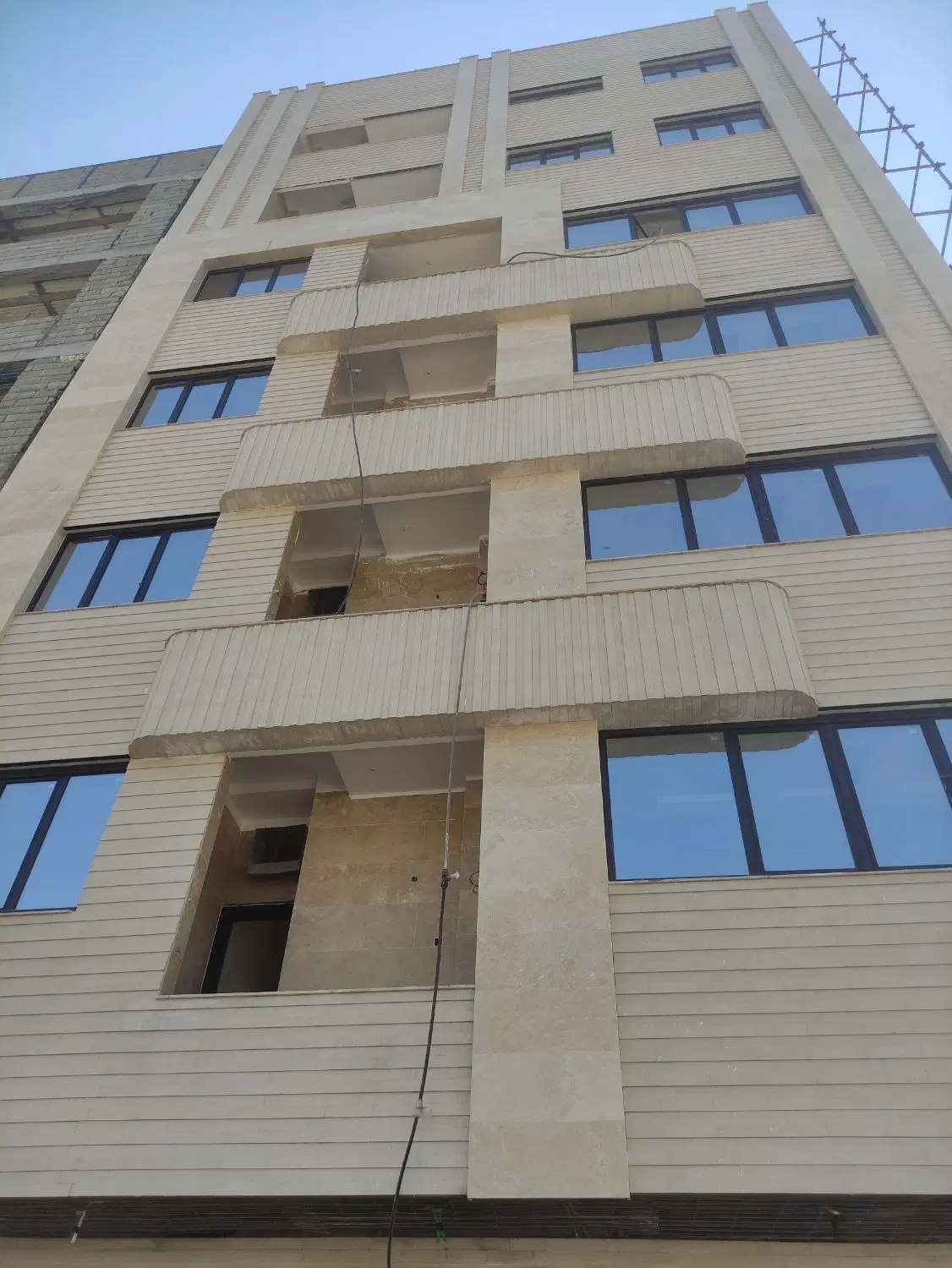فروش آپارتمان ۲۰۰ متری پزشک اوینی