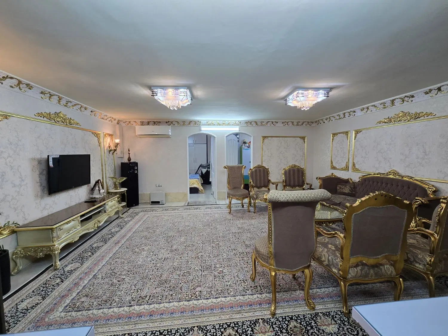 سه طبقه ویلایی دربست