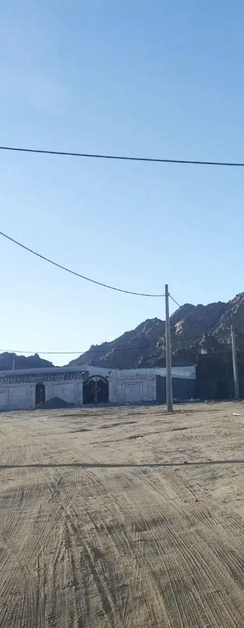 یک قطعه زمین منزلاب