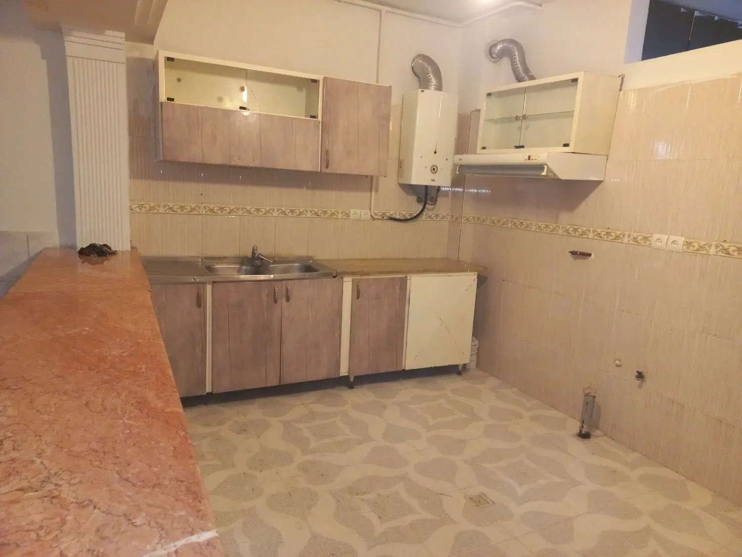 آپارتمان طبرسی شمالی ۲۴
