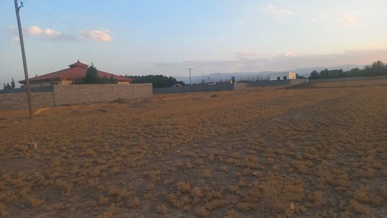 زمین مسکونی با پروانه ساخت فقط متری ۵