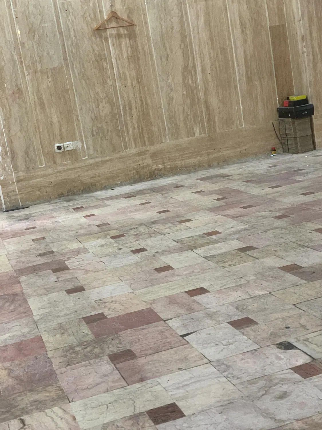 ۱۱۰ متر تجاری بر اصلی وفادار