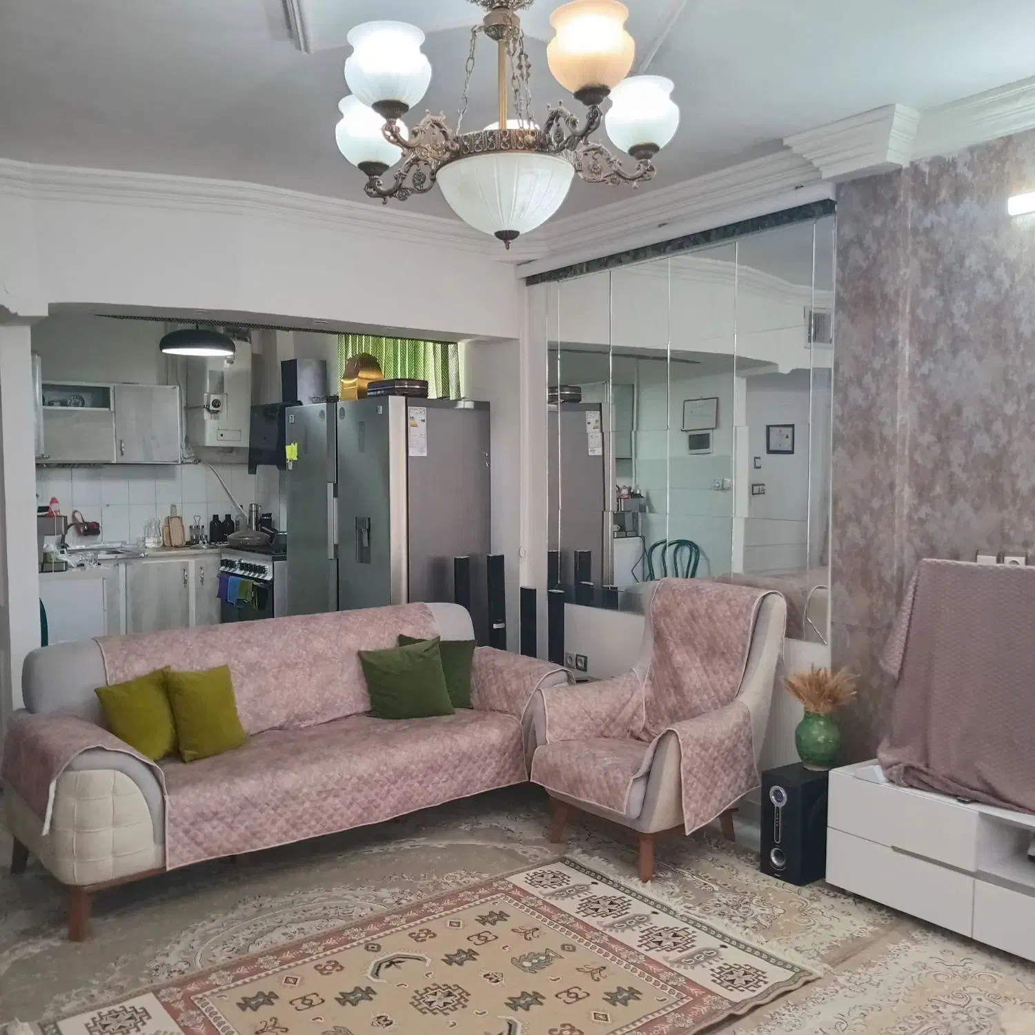 رهن و اجاره آپارتمان 90متر دوخواب بسیارتمیز