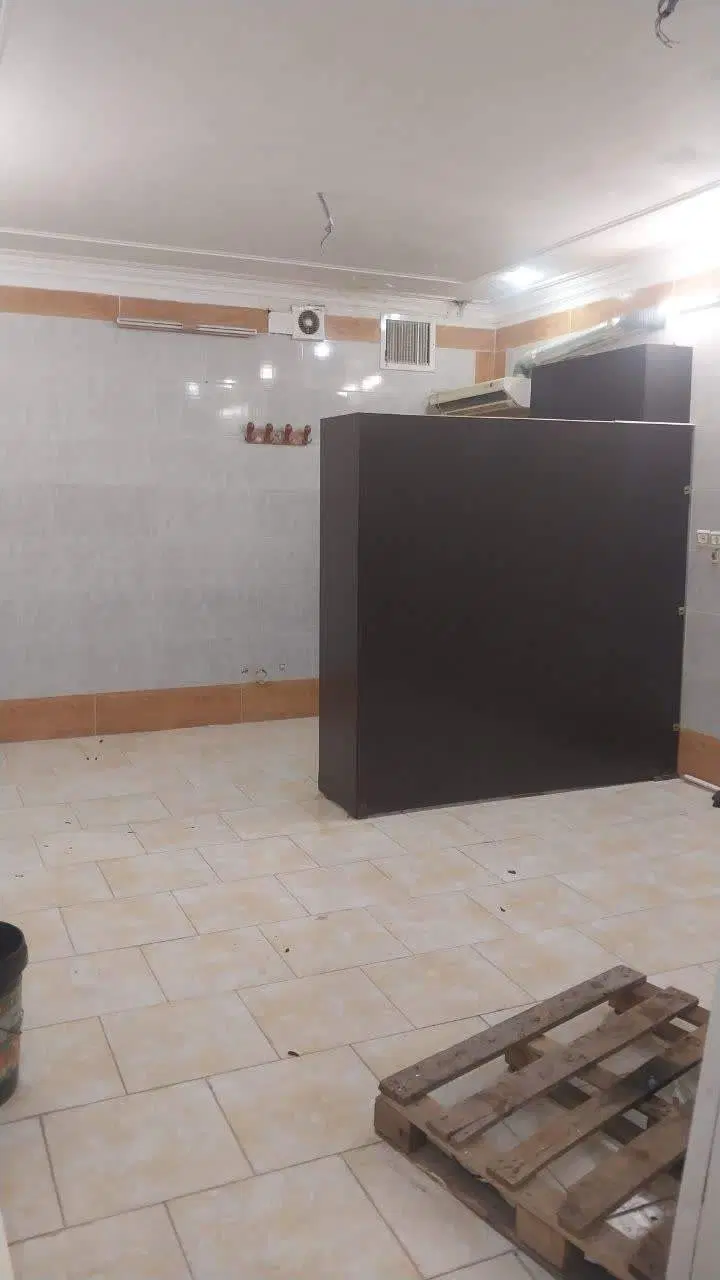 زیر زمین تجاری نبش کوچه 15 بلوار پاسداران
