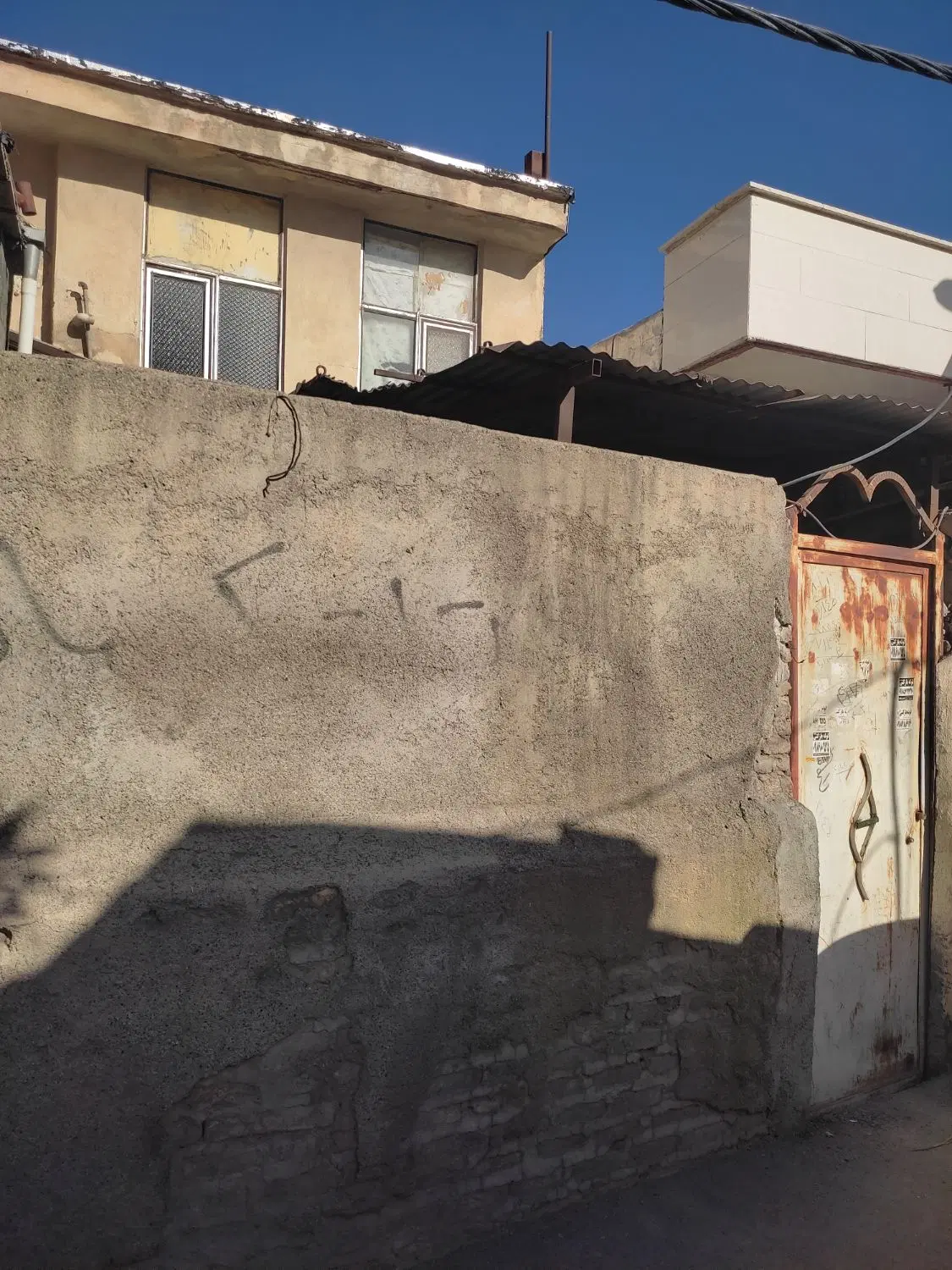 خانه ۵۰متر دو طبقه بلوار طاقبستان لب اب(چقاکبود)