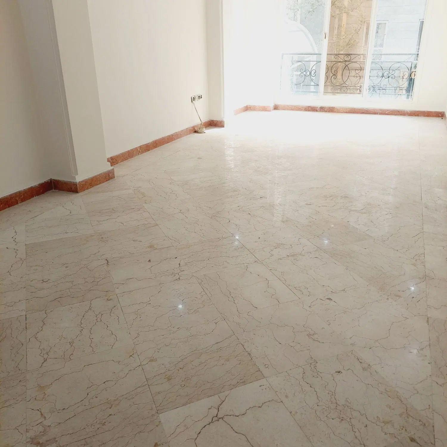 دیباجی جنوبی عین ابادی ۱۱۰ متر ۲ خواب با امکانات
