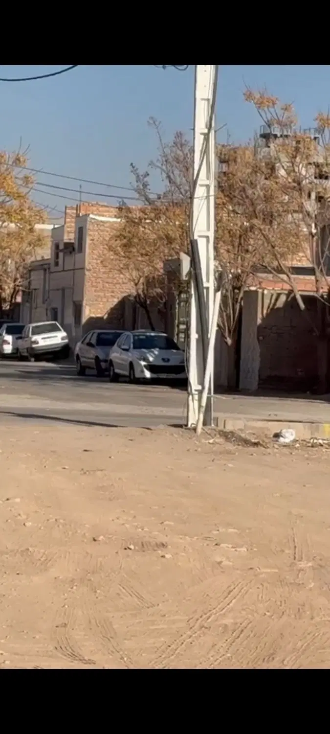 زمین شرف اباد