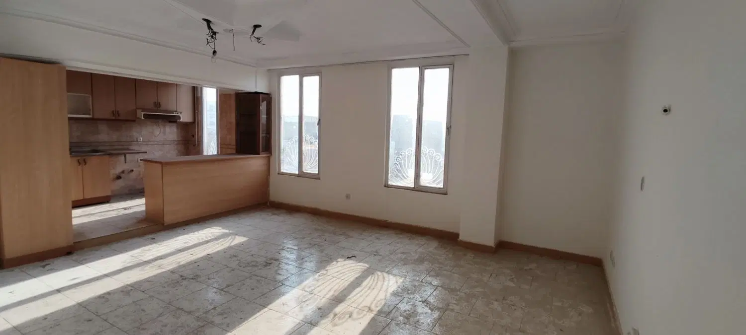 واحد ۸۰ متری سنددار ۲ خواب