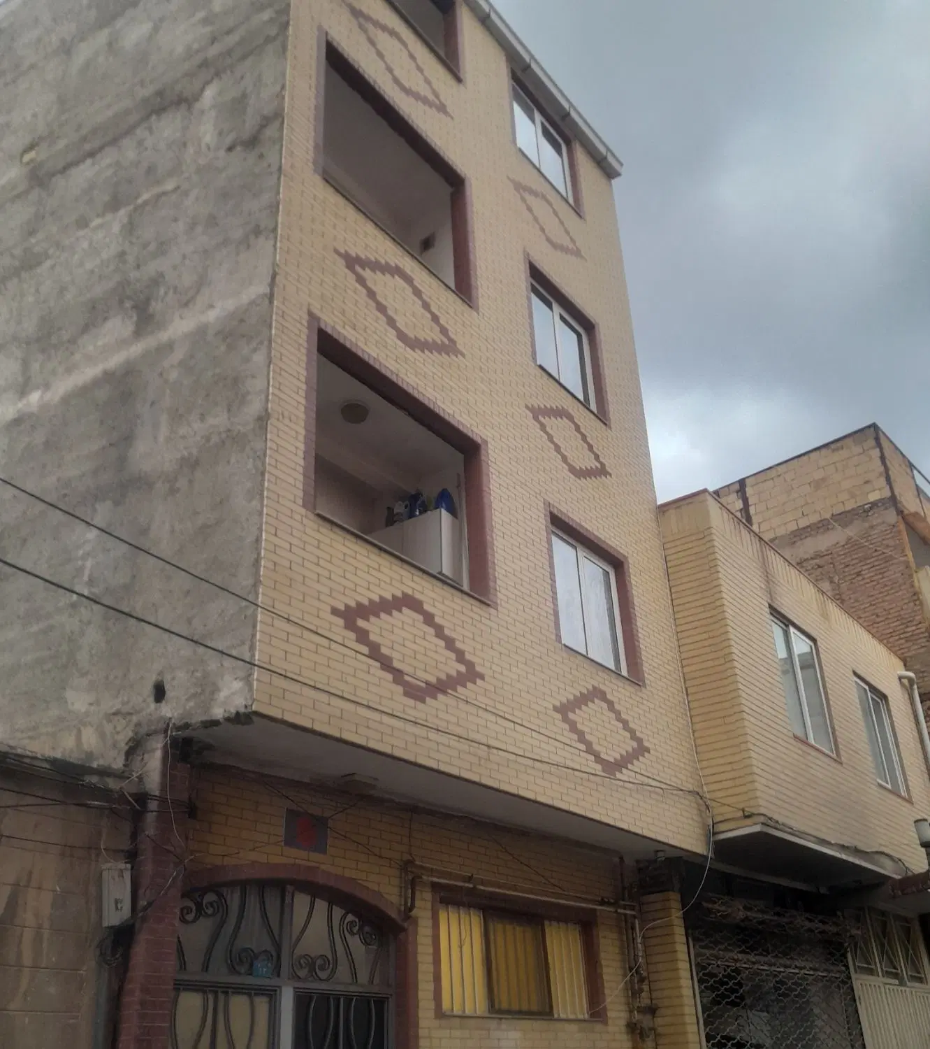 اپارتمان ۱۲۰ متری ایده لو