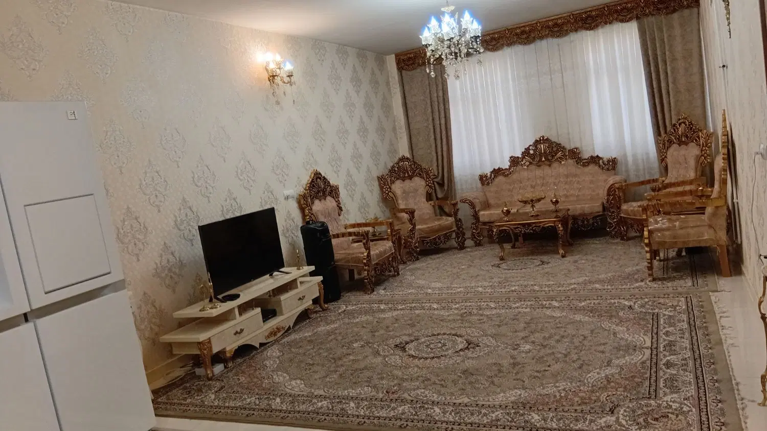 ۸۰ متر نورگیر وکالتی