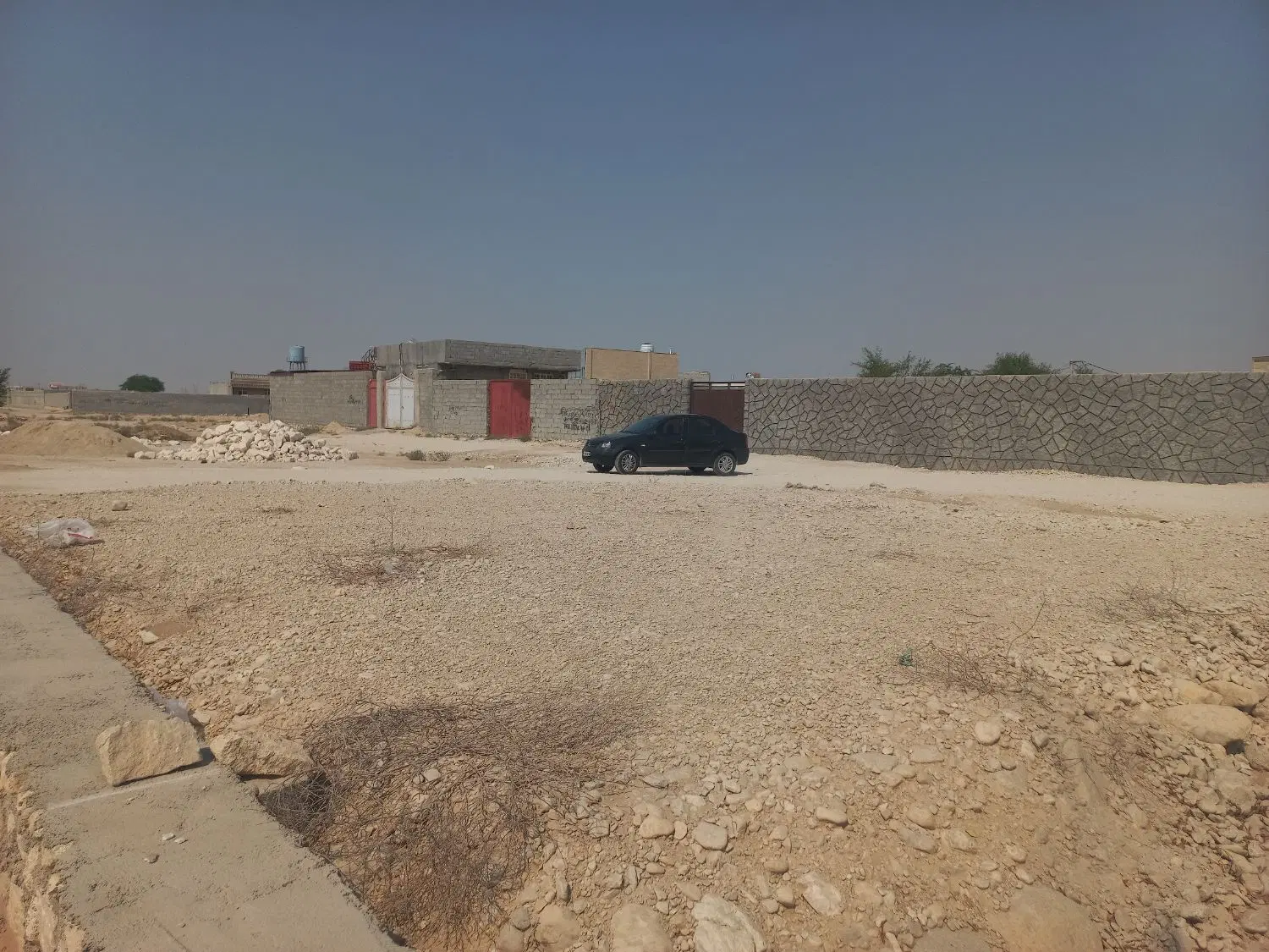 زمین مسکونی دو بر  کوچه  زیر سازی شده