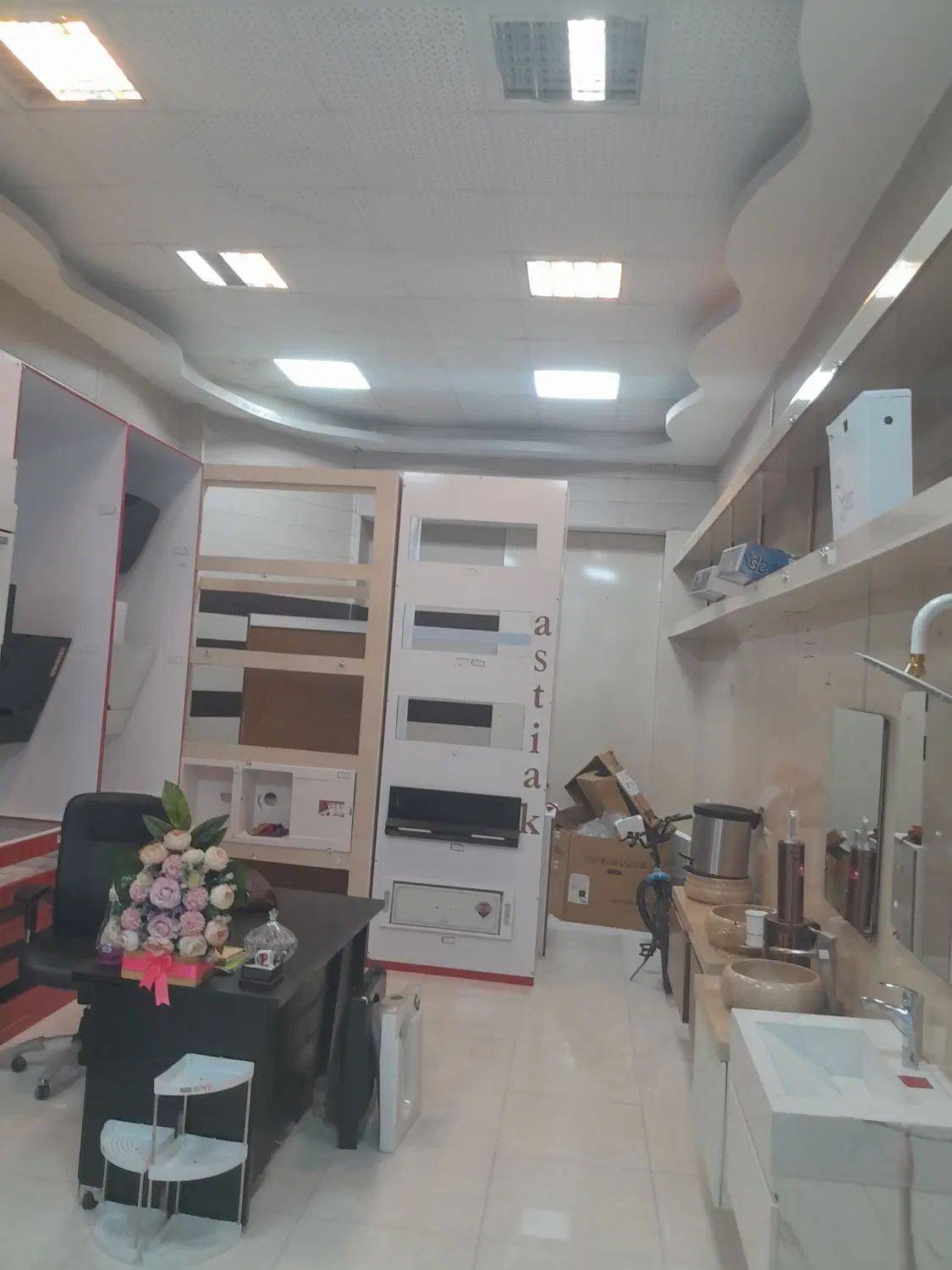 مغازه 41متری شیک واقع درگلریزان