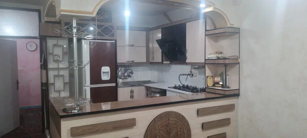 معین زاده واحد طبقه بالا ۸۲ متری