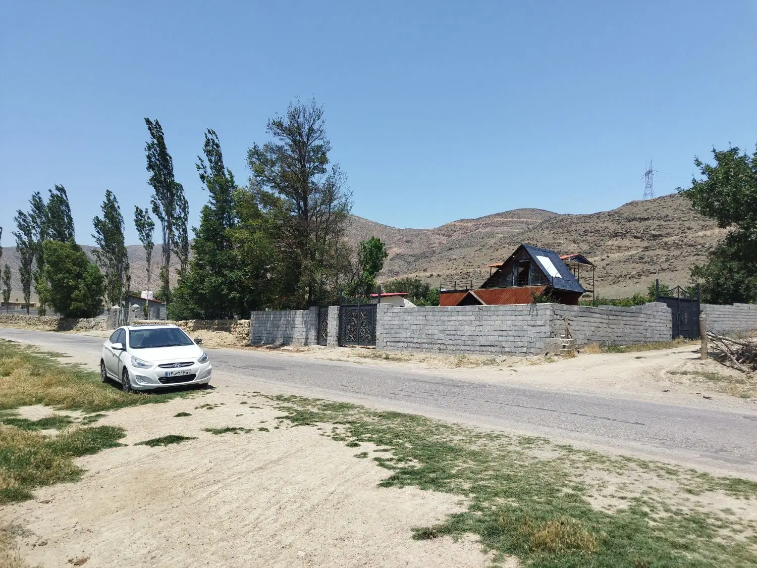 فروش251متر زمین شهرکی کنار جاده اصلی شهر کجور
