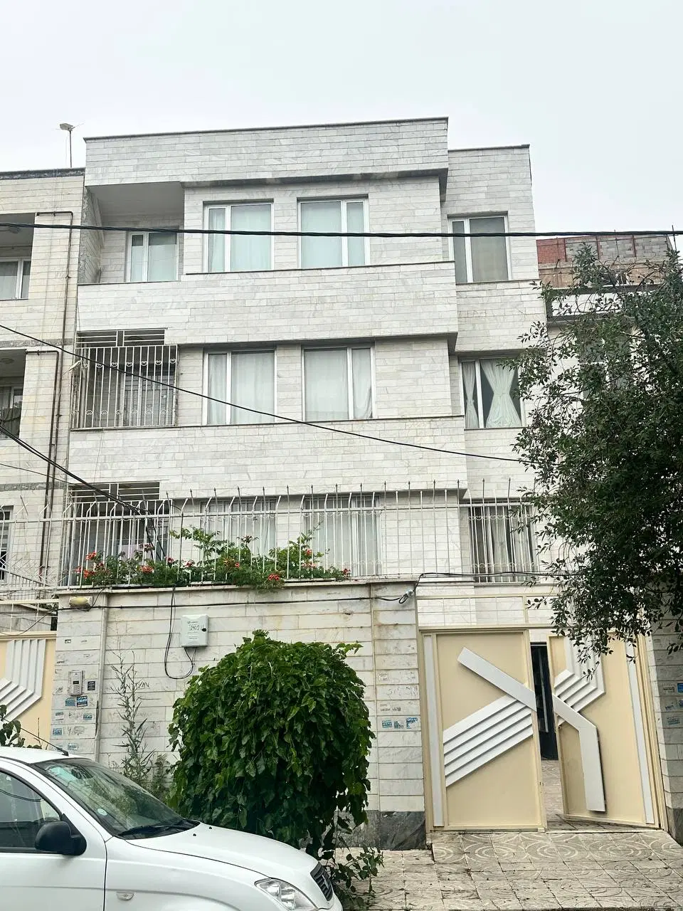 ویلایی سه طبقه یکجا کارشناسان