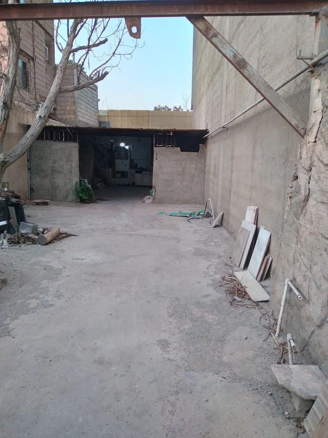 فروش ملک چهار دیواری