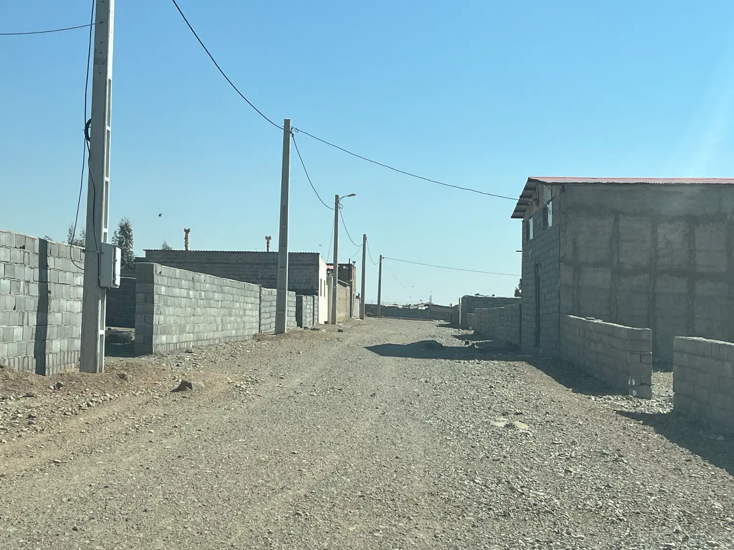 زمین از ۵۰۰متر تا ۱۷۰۰ جنب شهرک صنعتی ایوانکی