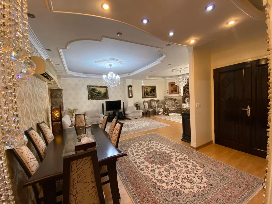 ۱۲۴ متر تکواحدی میدان چمن