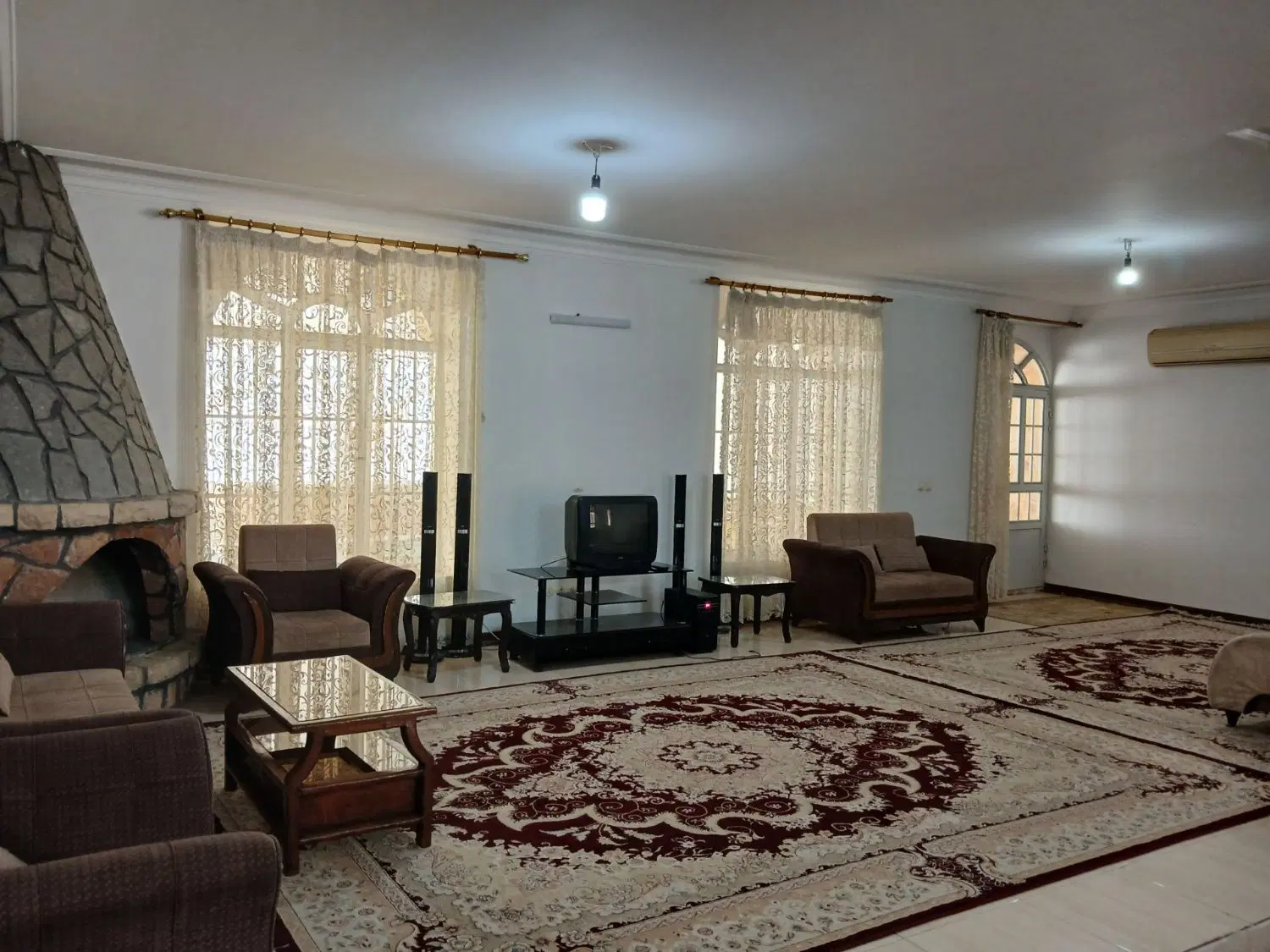 اجاره باغ ویلا شاندیز (استخر آبگرم)