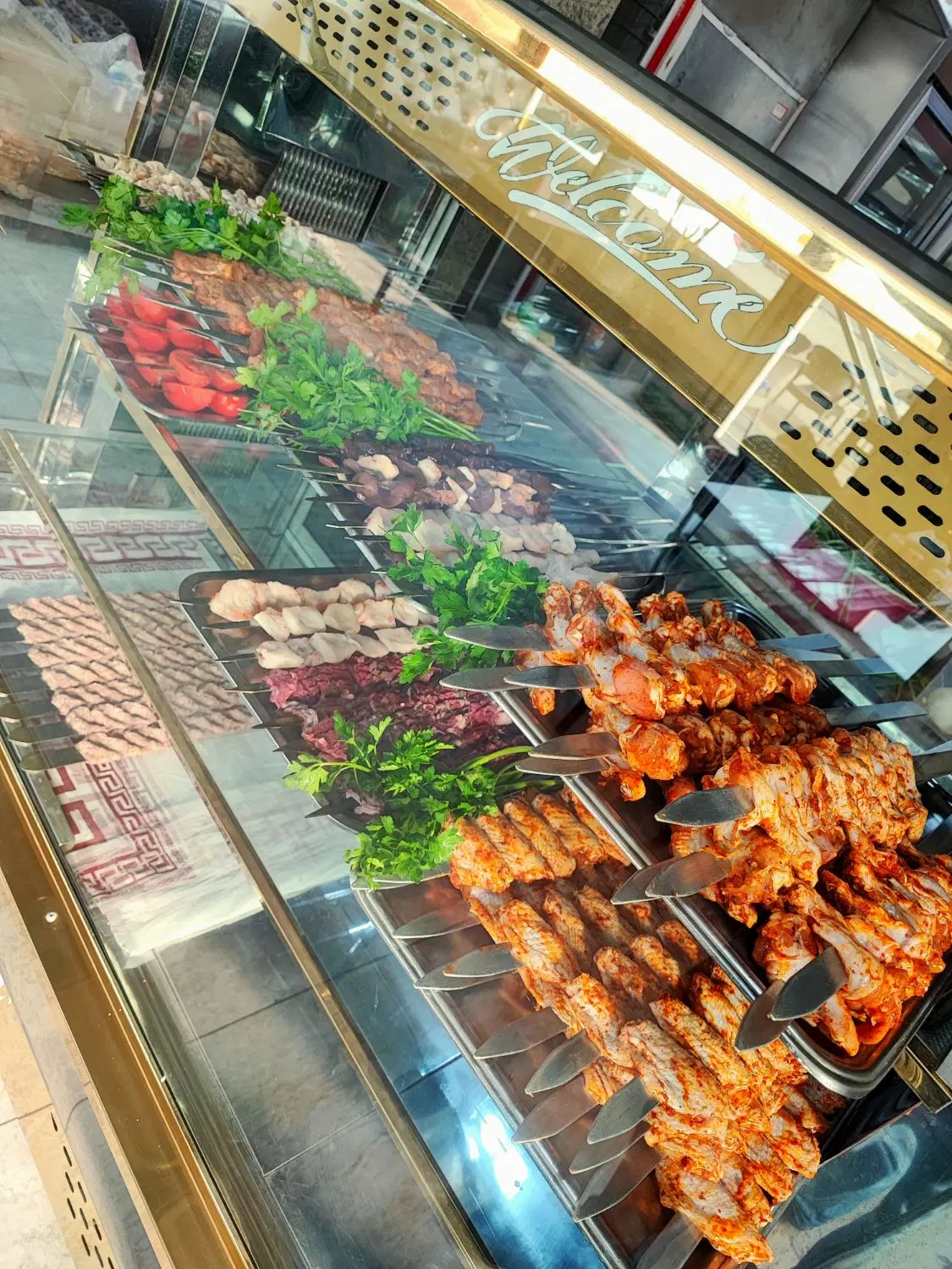 مغازه کبابی با امکانات و مشتری ثابت واگذار میگردد