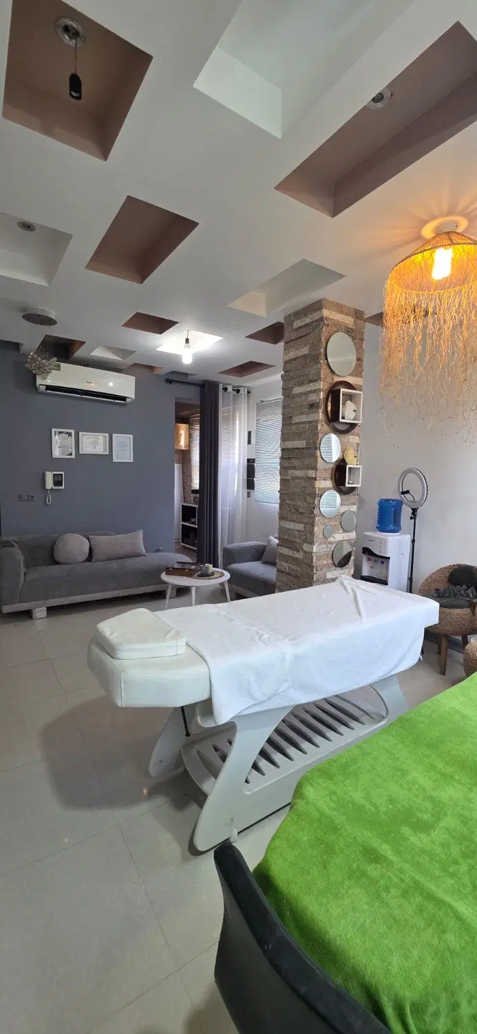 کاربری پاکسازی پوست یاناخن یاآرایش دائم ویا مژه