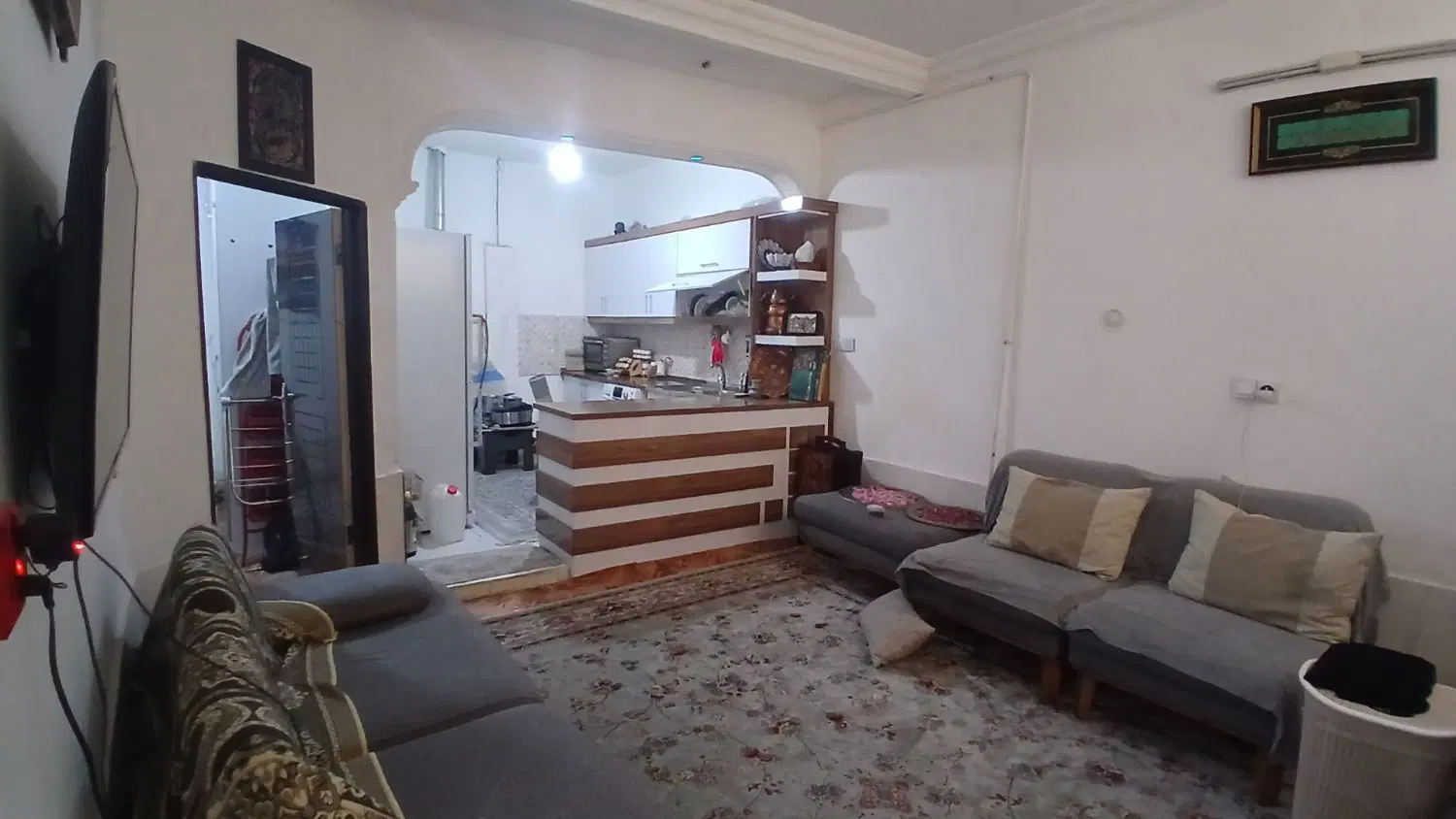 آپارتمان ۵۵ متر راه جدا حاشیه ملک ۸ متر خوش نقشه