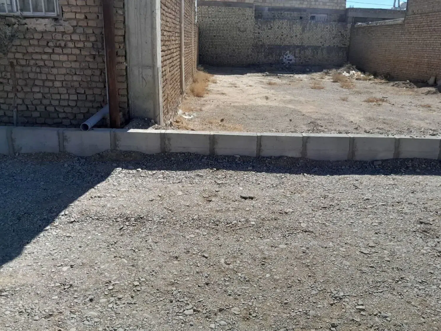 زمین فروشی