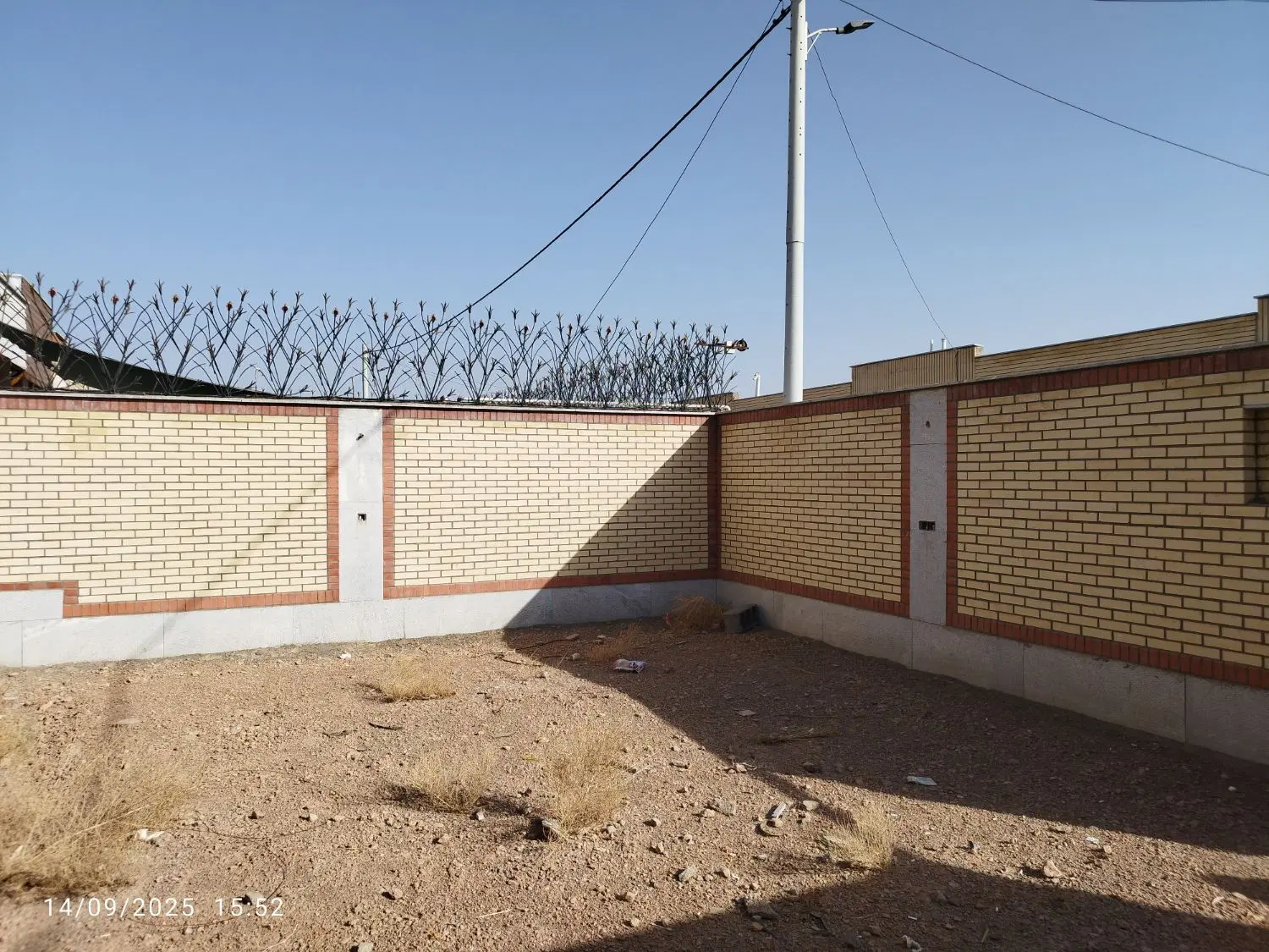 فروش واحدمسکونی در کبوتر آباد در حد سفت کاری و نما