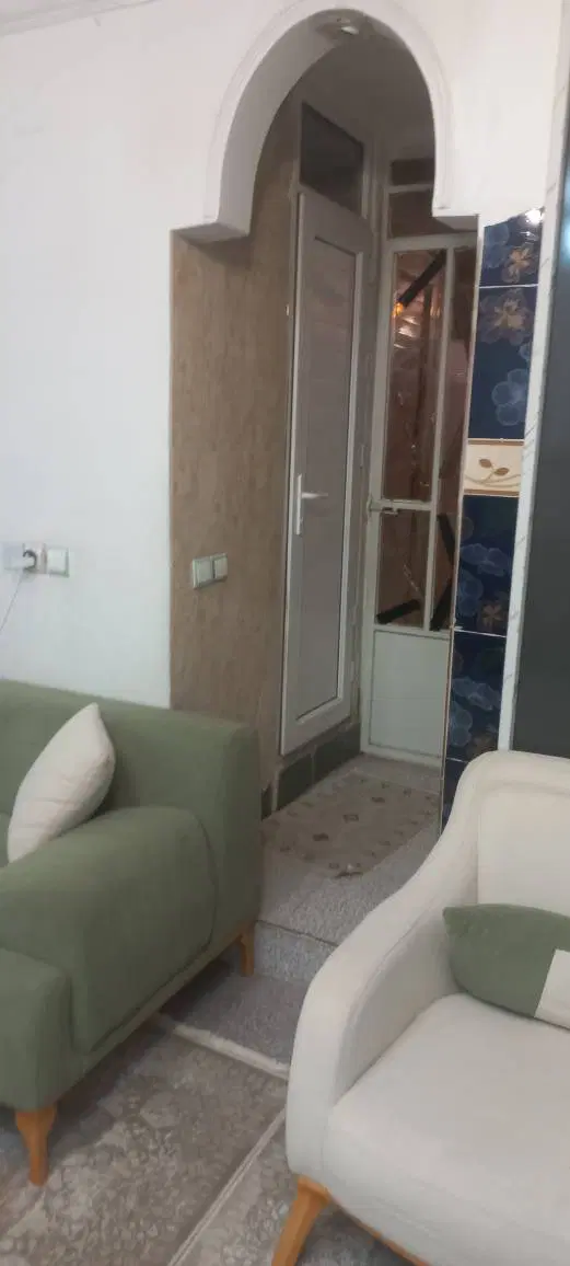 آپارتمان۷۳متری بهارستان خ سروش نبش معرفت
