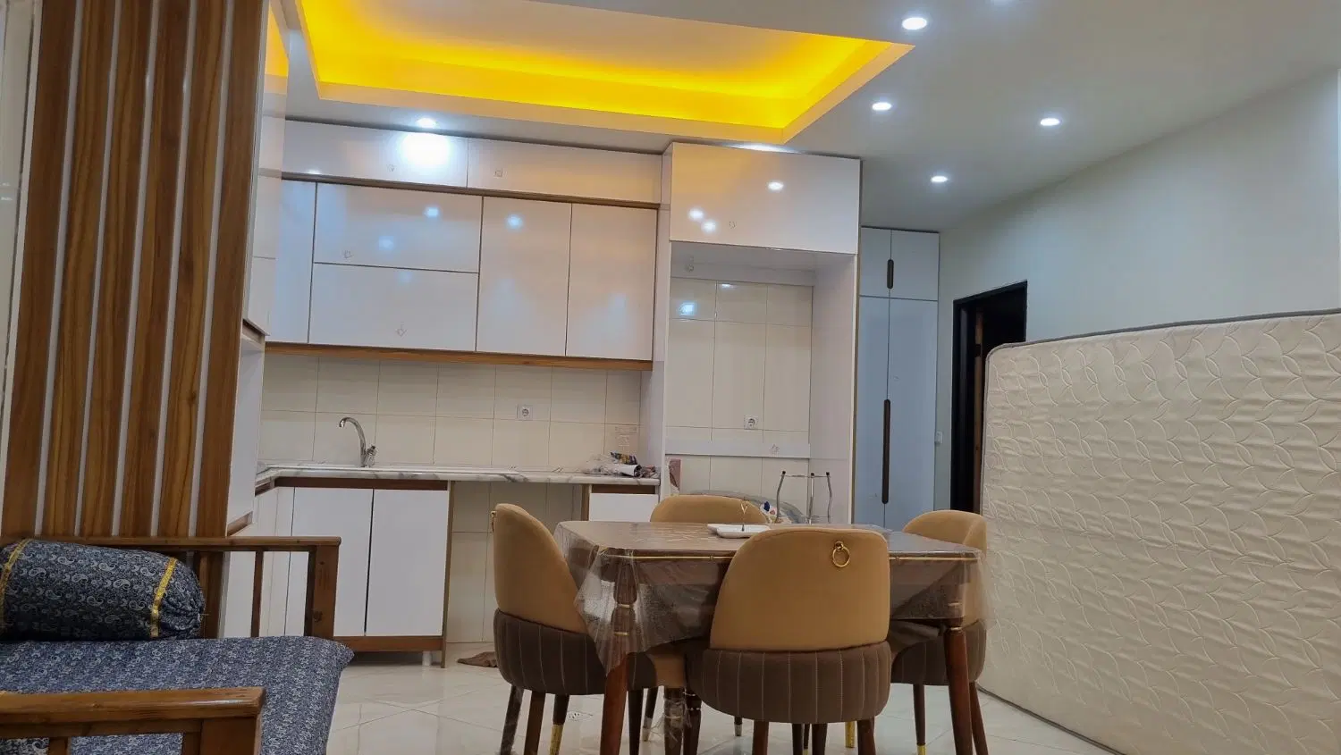اپارتمان (قیمت کاسبی) سند تک برگ با دارای وام