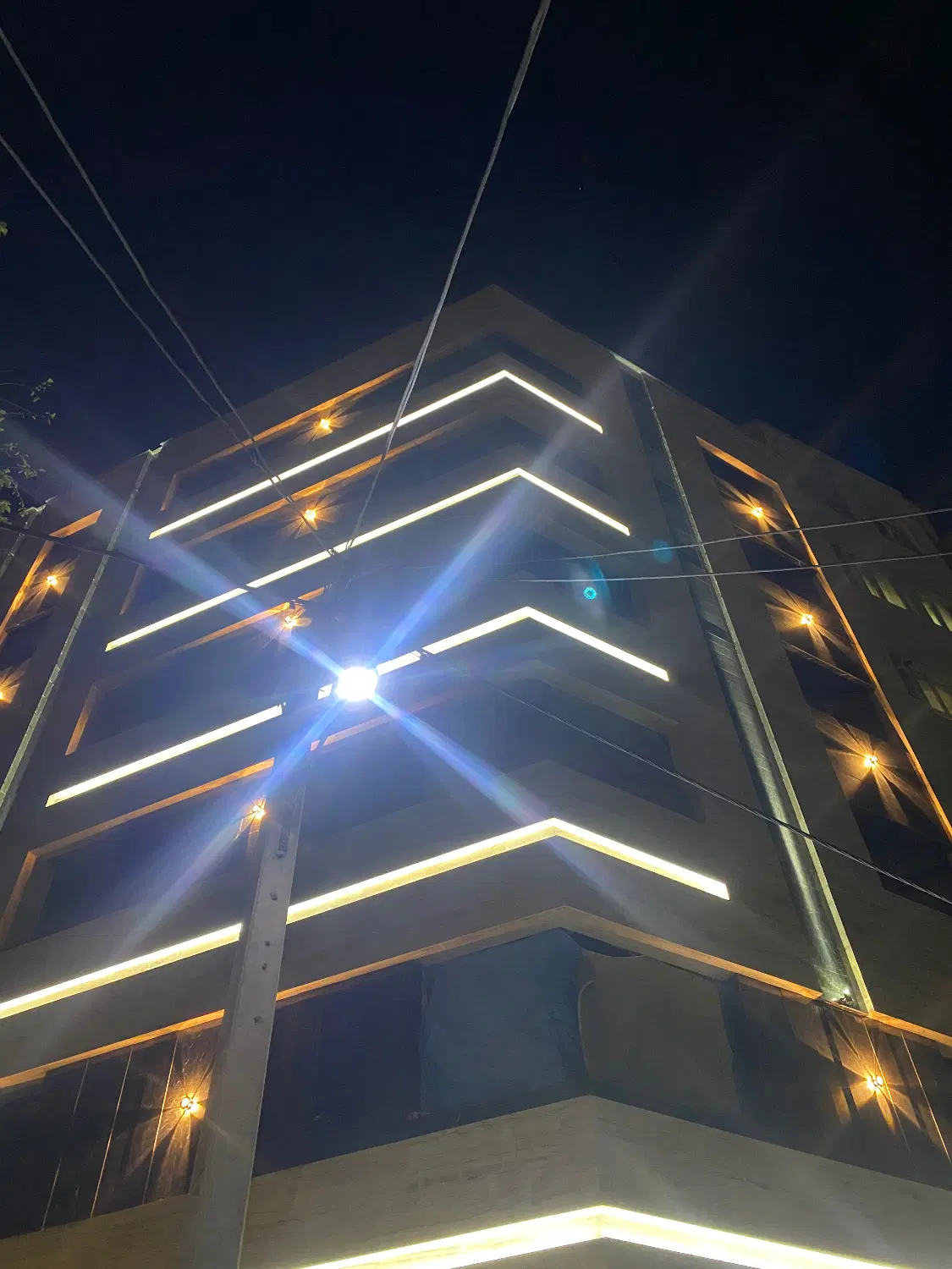 اپارتمان ۱۲۰ متری ۲ خواب میباشد