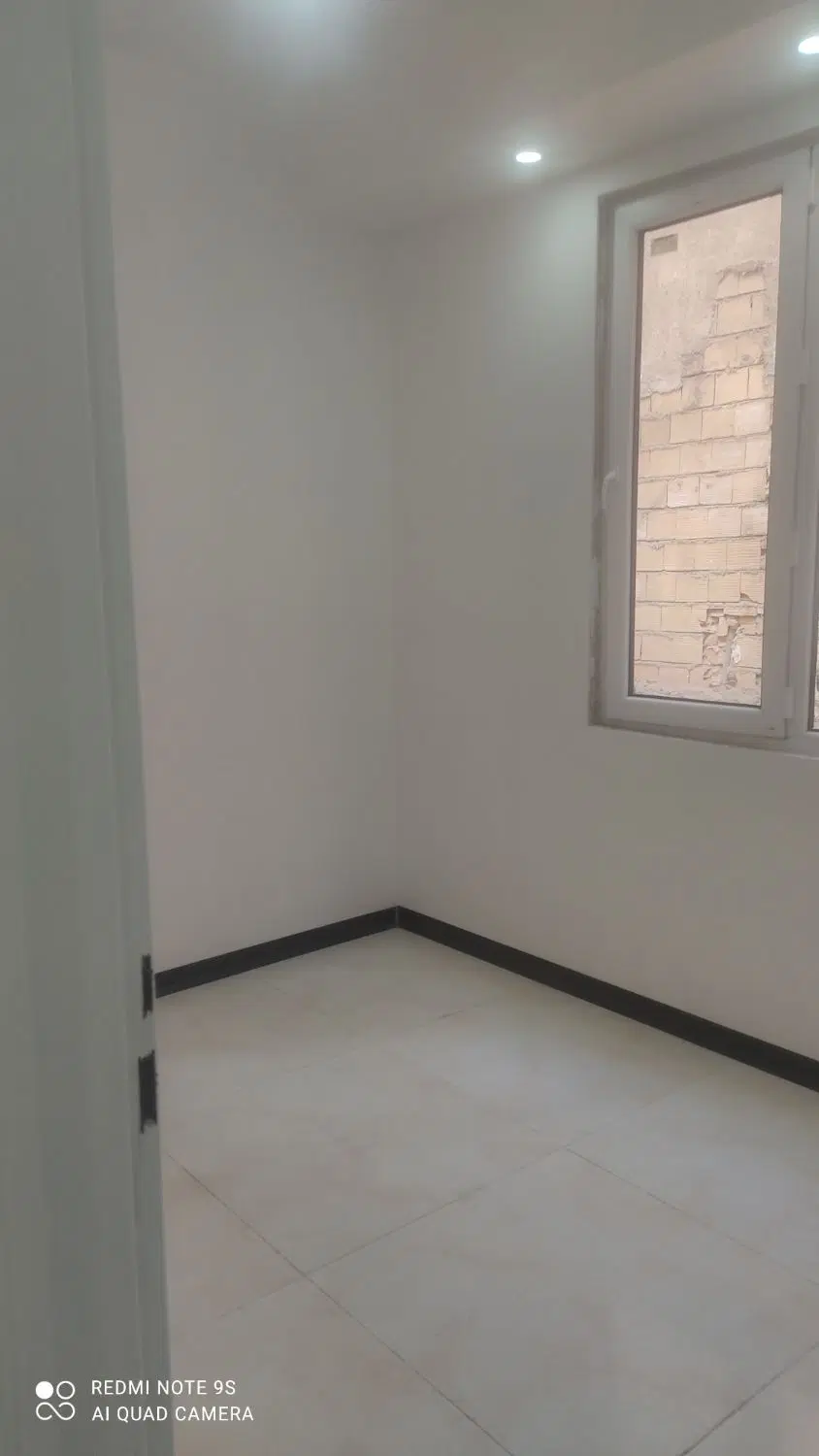 آپارتمان ۱۰۰متر نوساز دوخوابه با پارکینگ و انباری